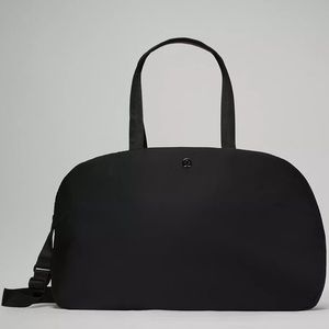 Lululemon go getter 34L weekender / duffel bag